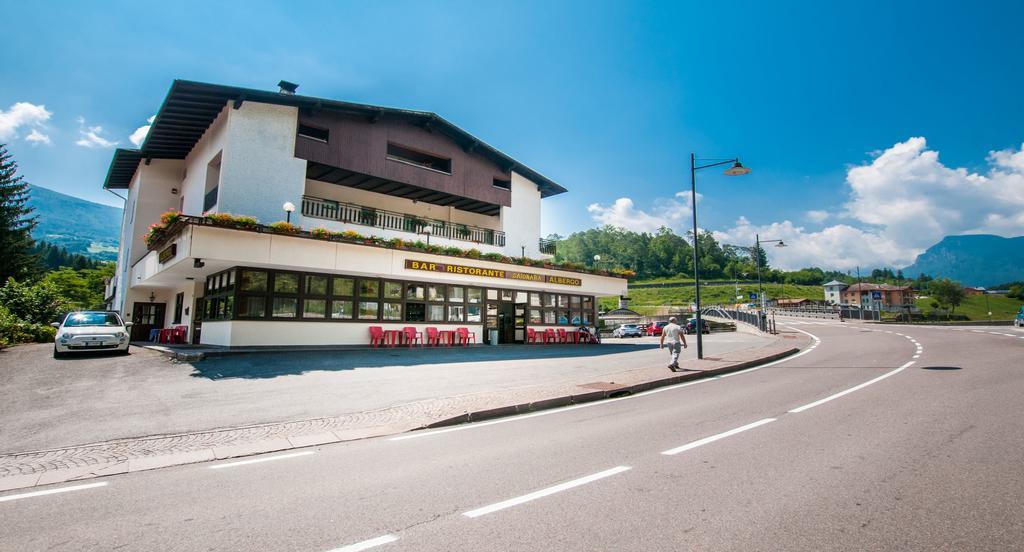 Albergo Sayonara Comano Terme Eksteriør bilde