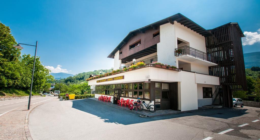 Albergo Sayonara Comano Terme Eksteriør bilde