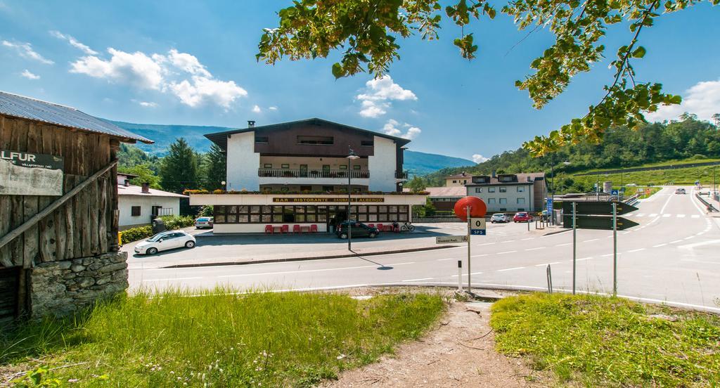 Albergo Sayonara Comano Terme Eksteriør bilde